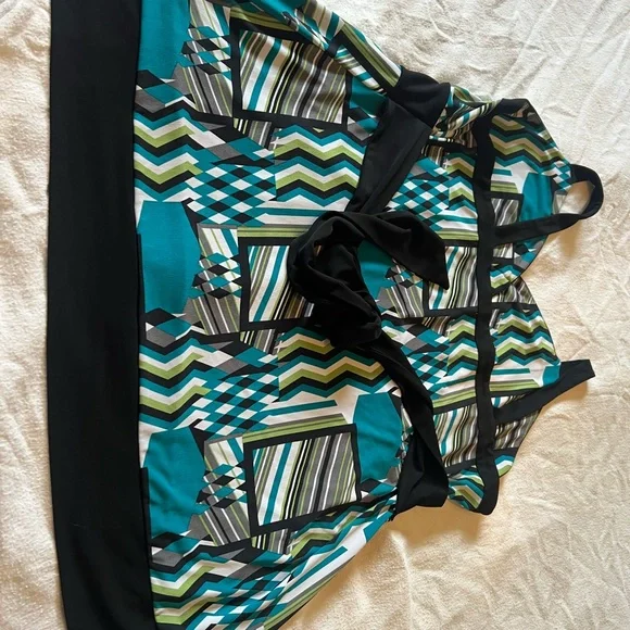 🐳 Ricki’s Womans Tank - Picture 2 of 4